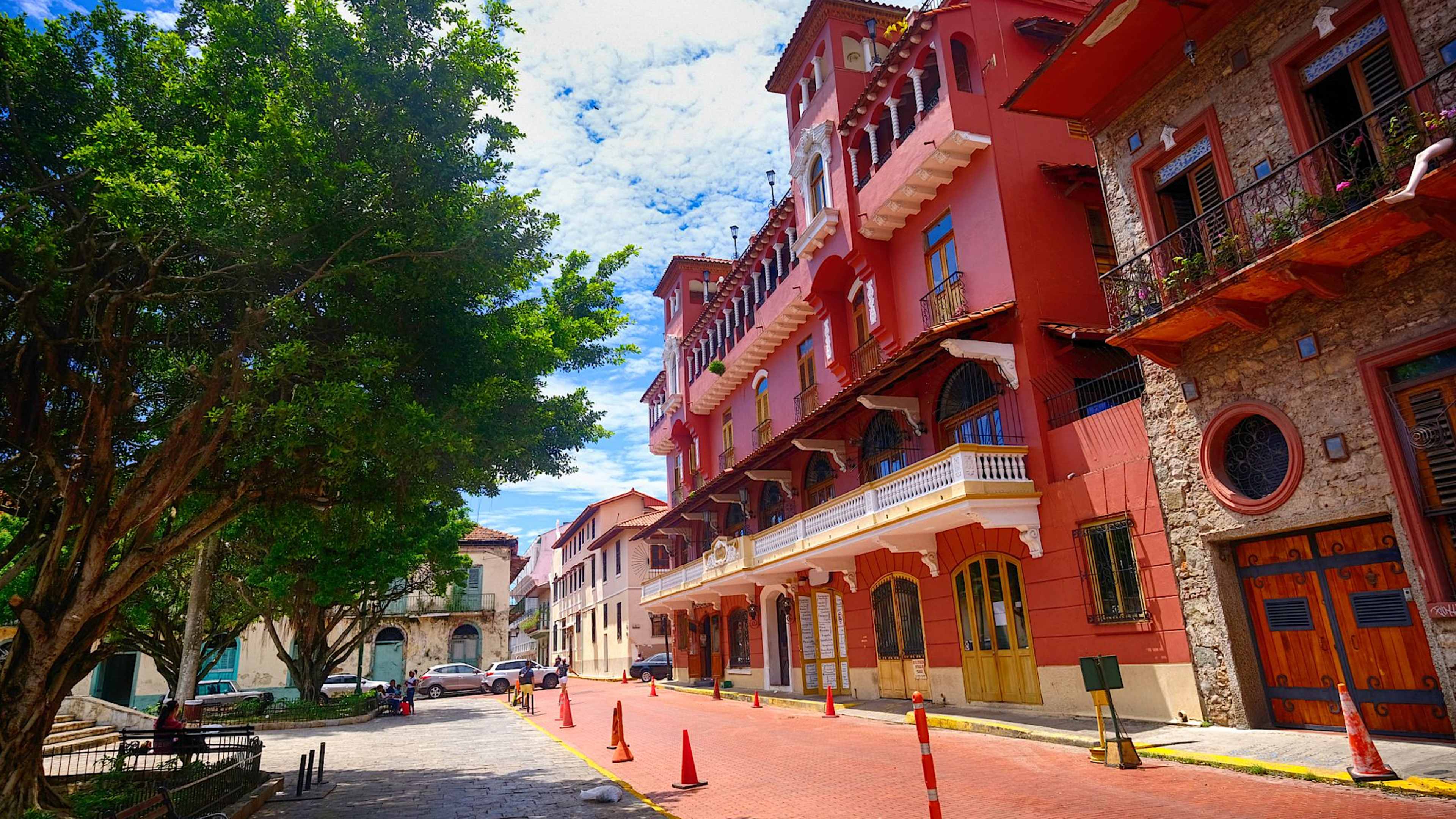 Explore Panama with private guides and a tailor-made itinerary.