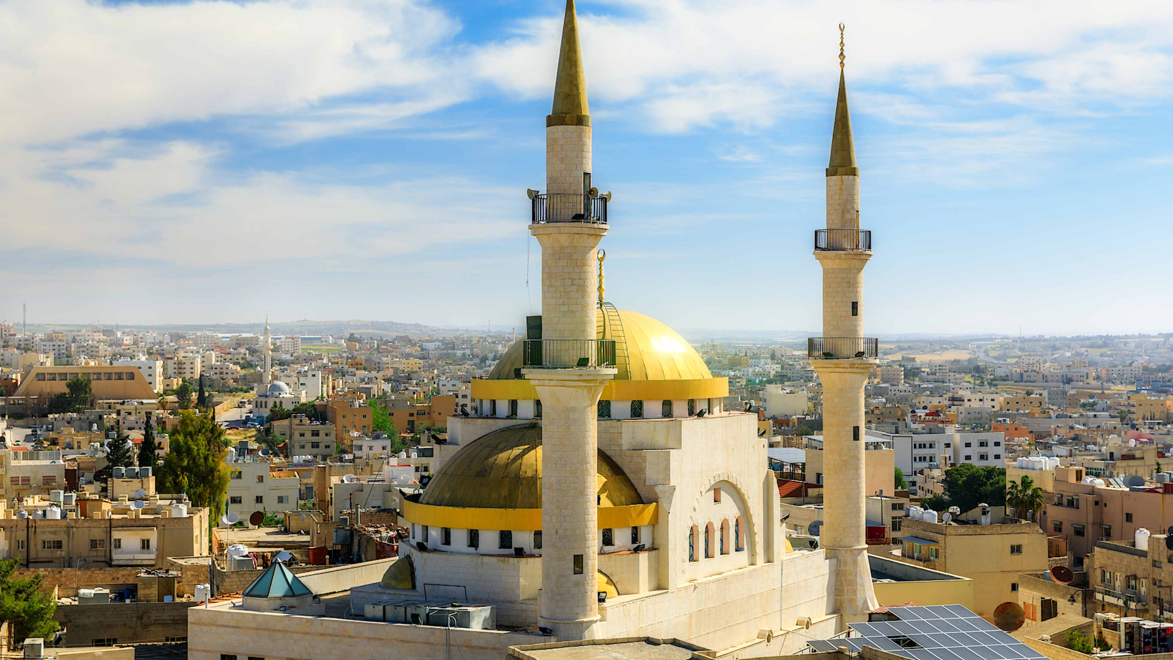 Explore Jordan with private guides and a tailor-made itinerary.
