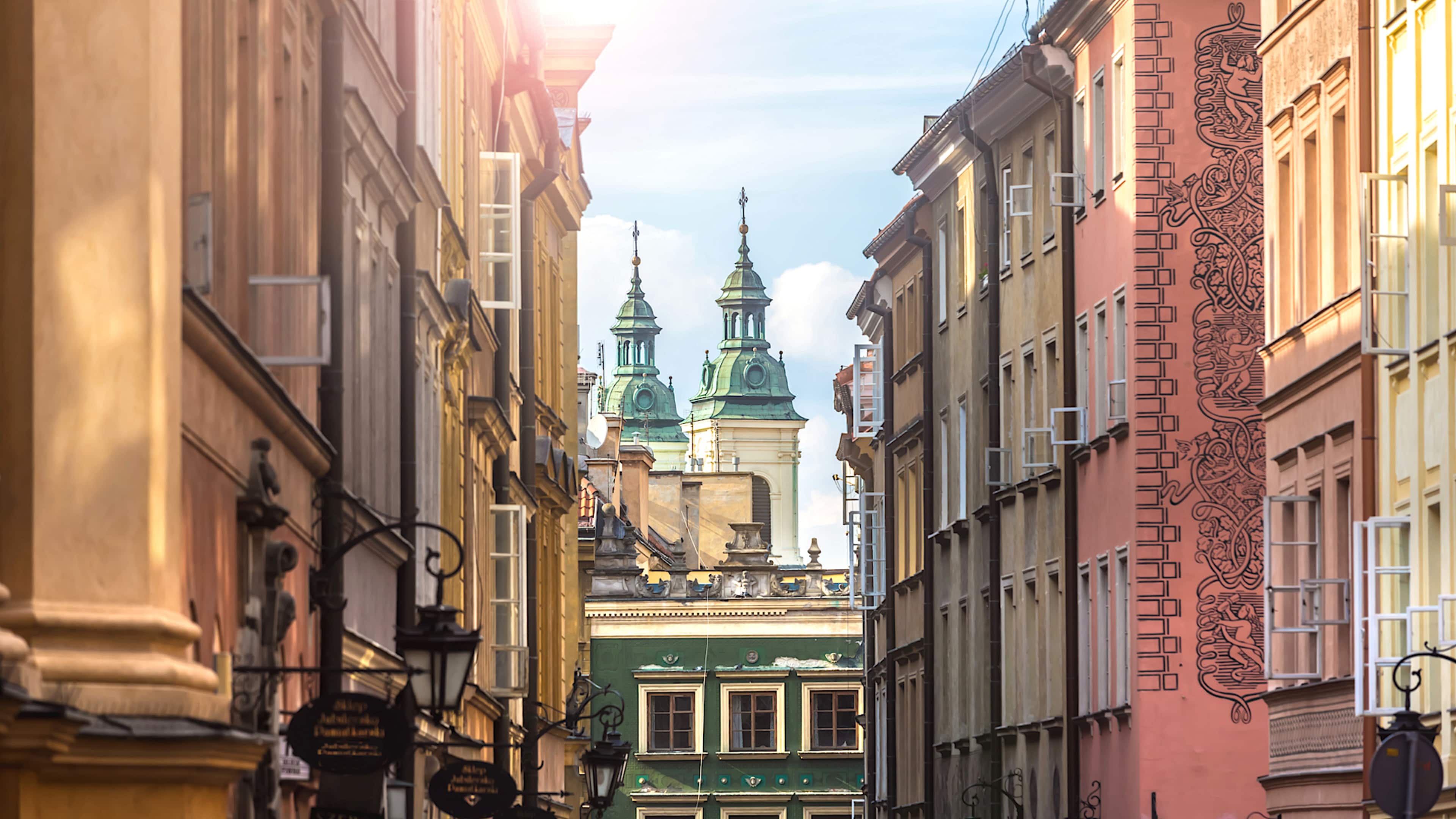Explore Europe's historical WWII sites with private guides and a tailor-made itinerary.