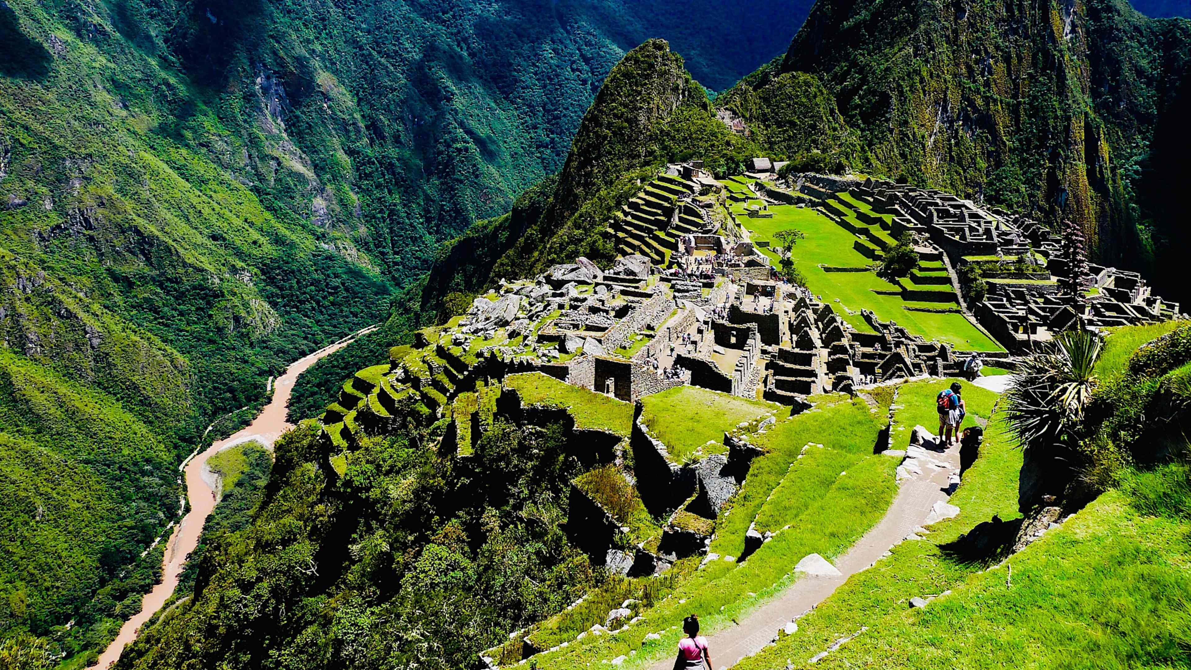Explore Peru & Machu Picchu with private guides and a tailor-made itinerary.