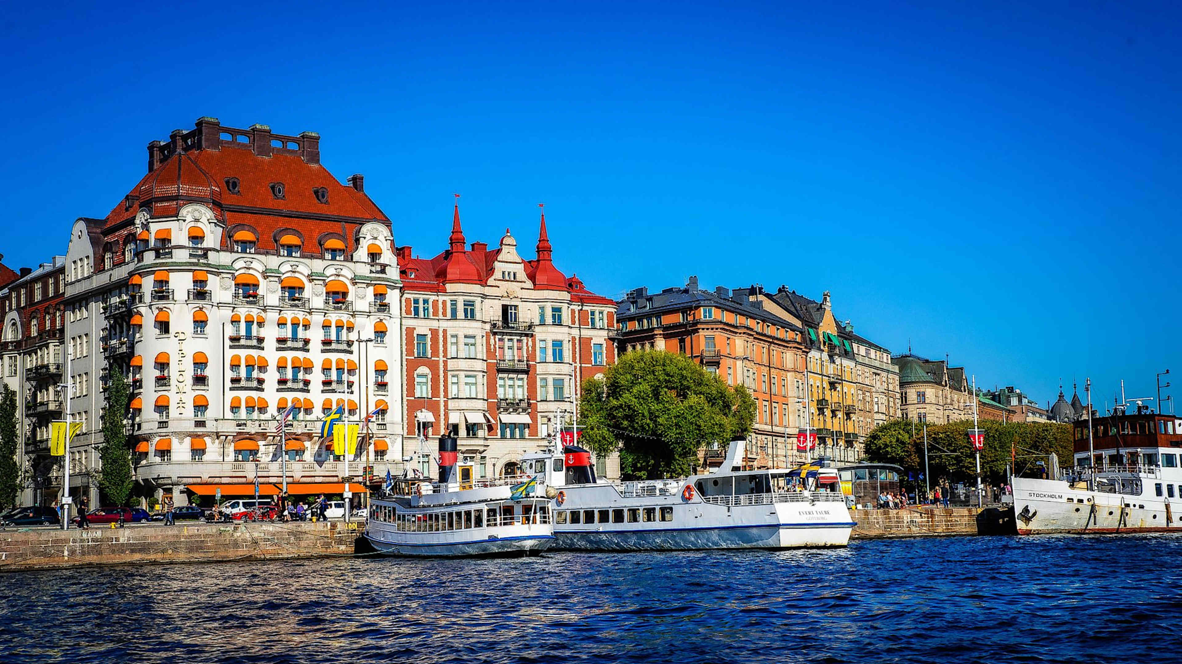 Explore Sweden with private guides and a tailor-made itinerary.