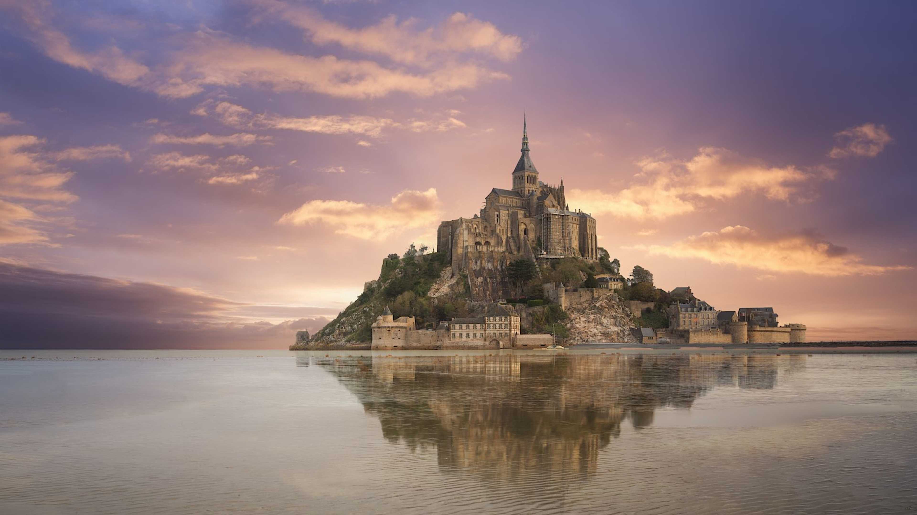 Explore Western Europe with private guides and a tailor-made itinerary.