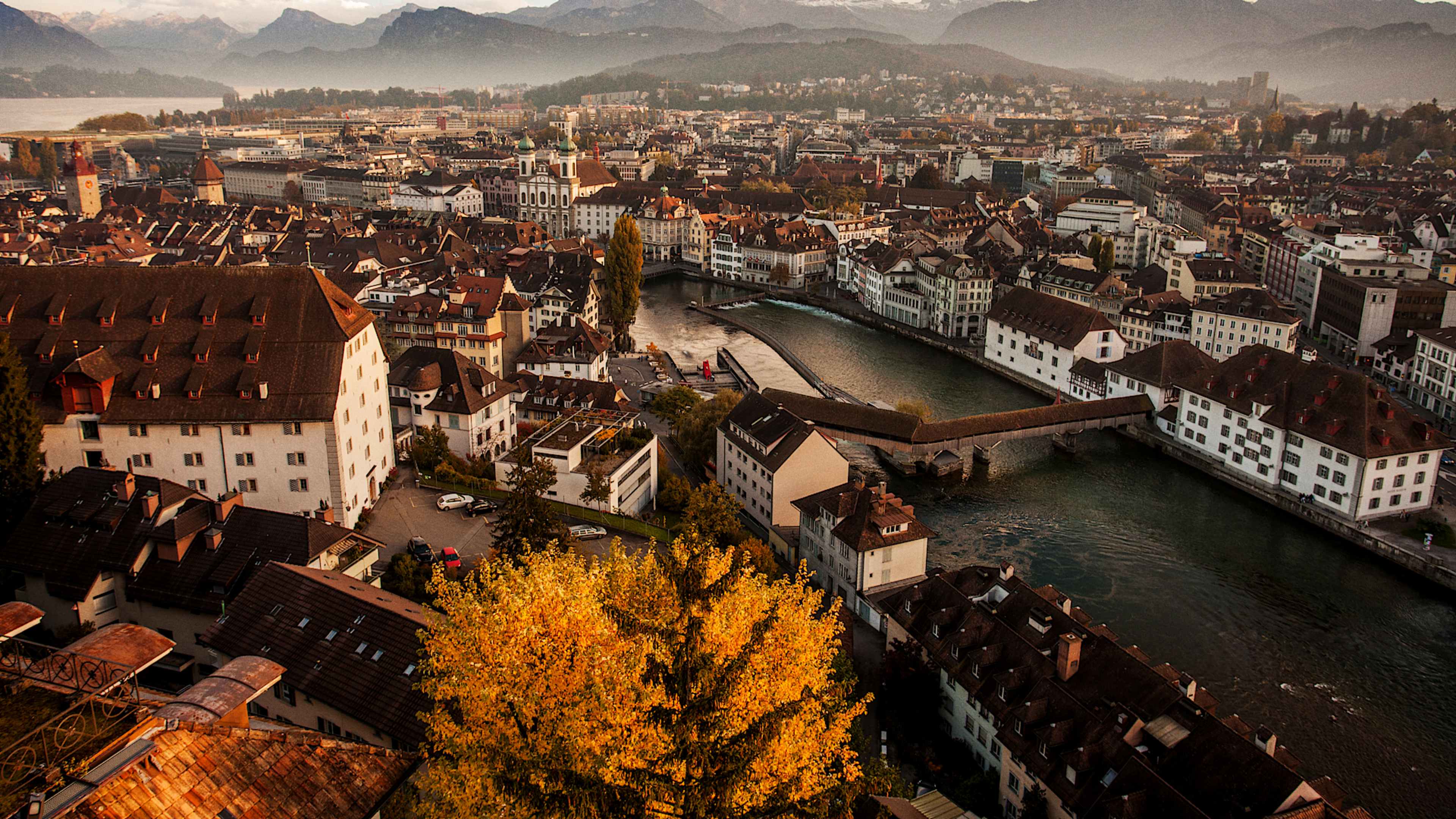 Explore Switzerland with private guides and a tailor-made itinerary.