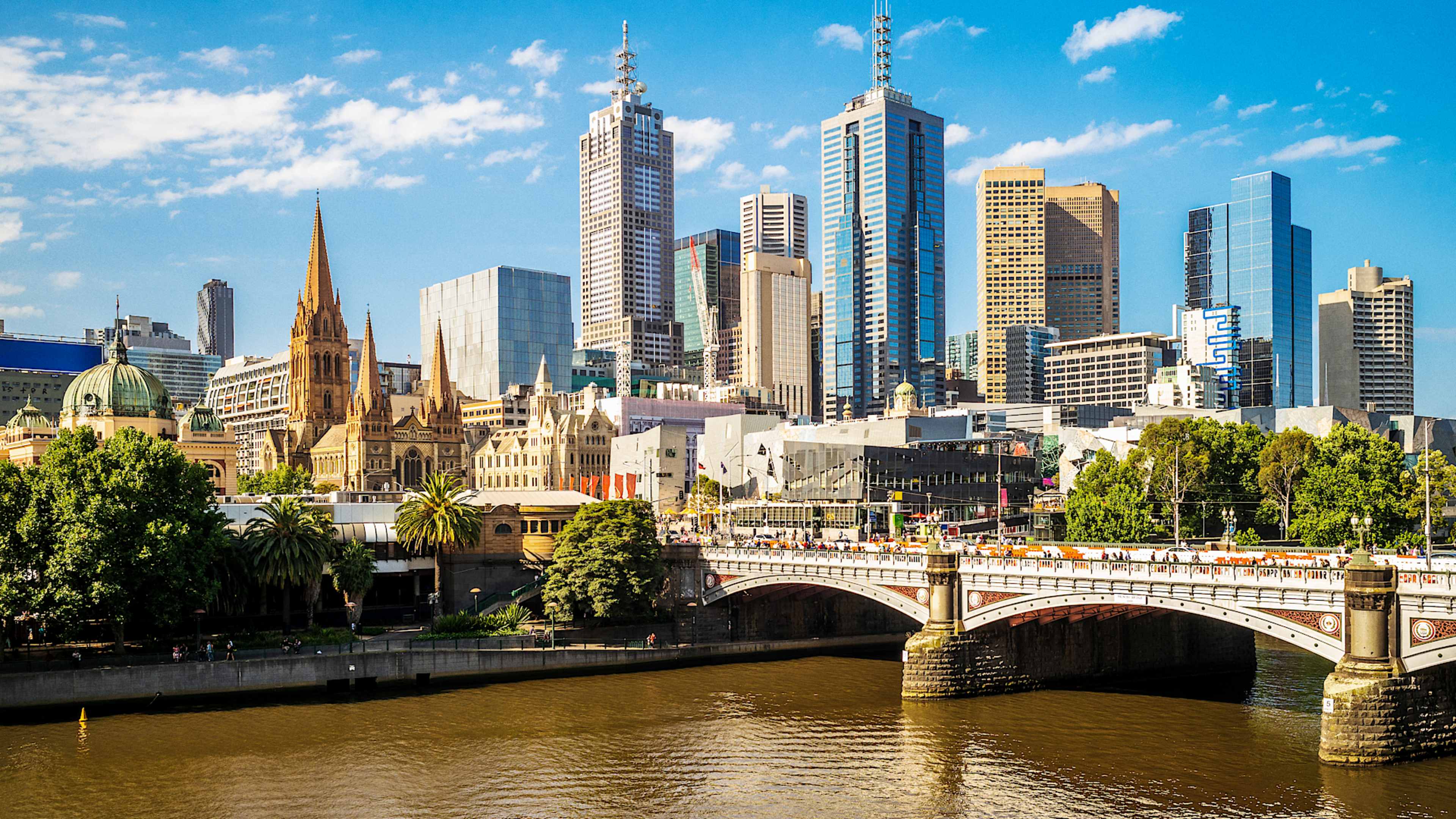 Explore Australia with private guides and a tailor-made itinerary.