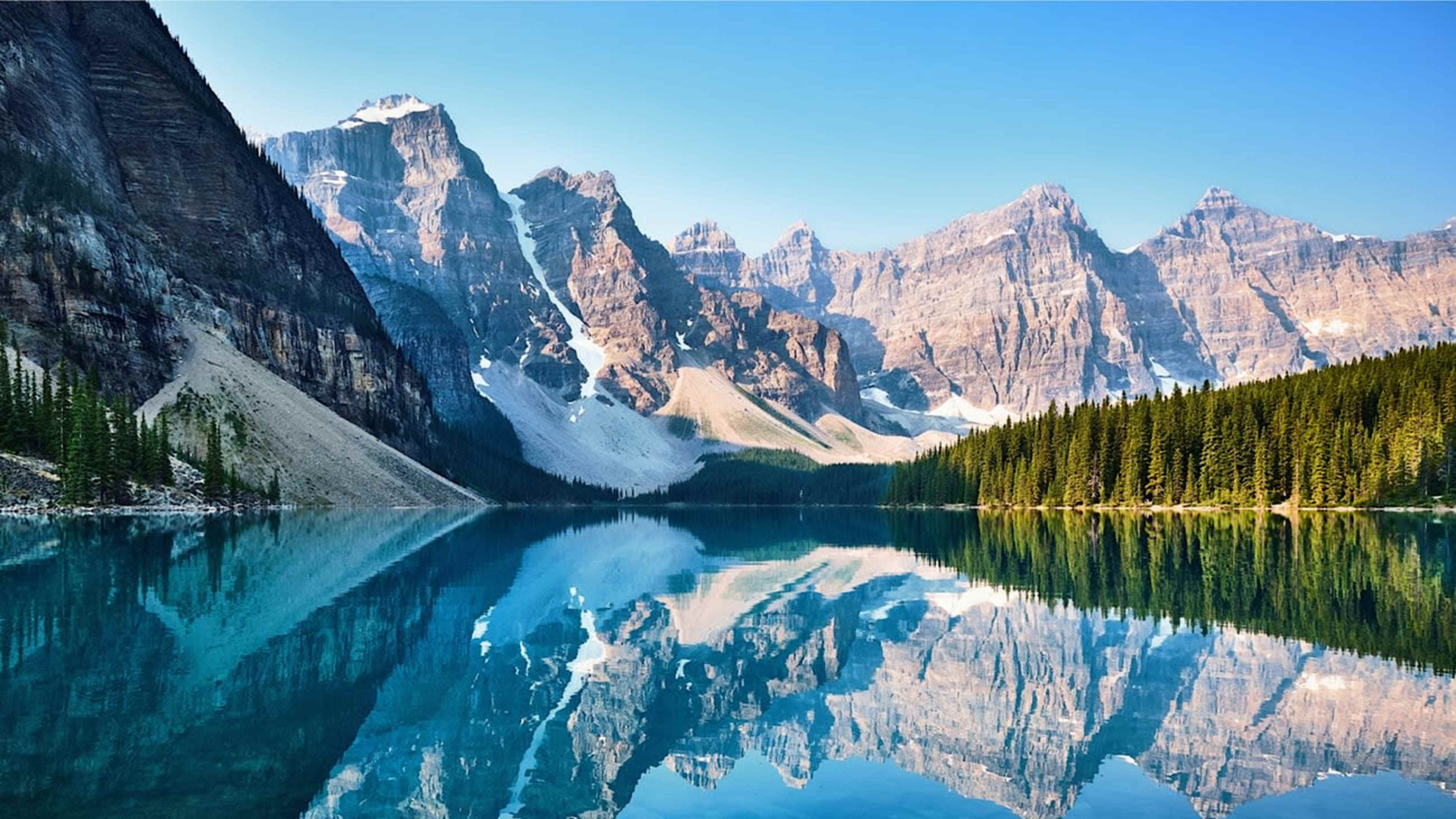 Explore British Columbia with private guides and a tailor-made itinerary.