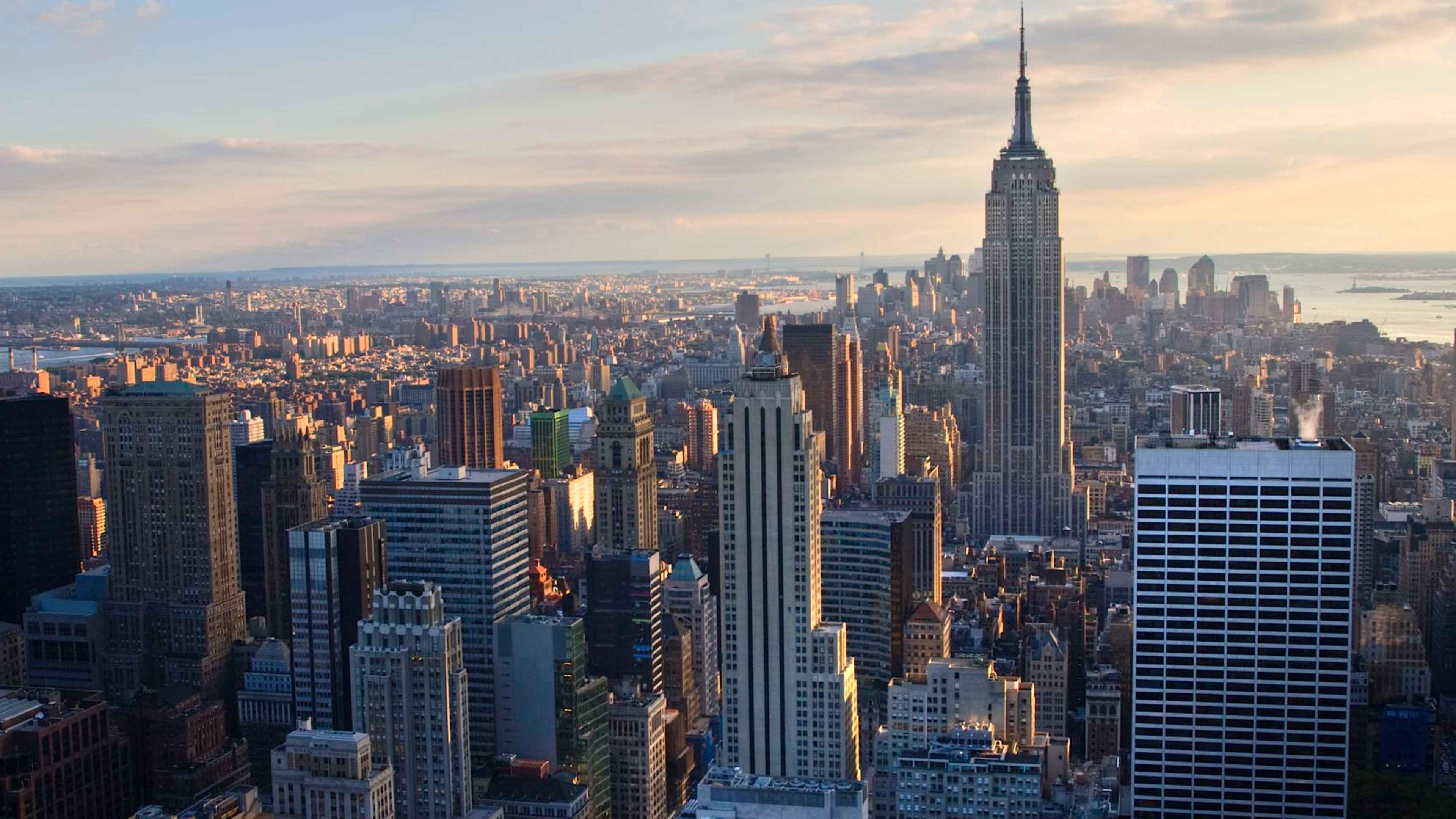 Explore New York with private guides and a tailor-made itinerary.