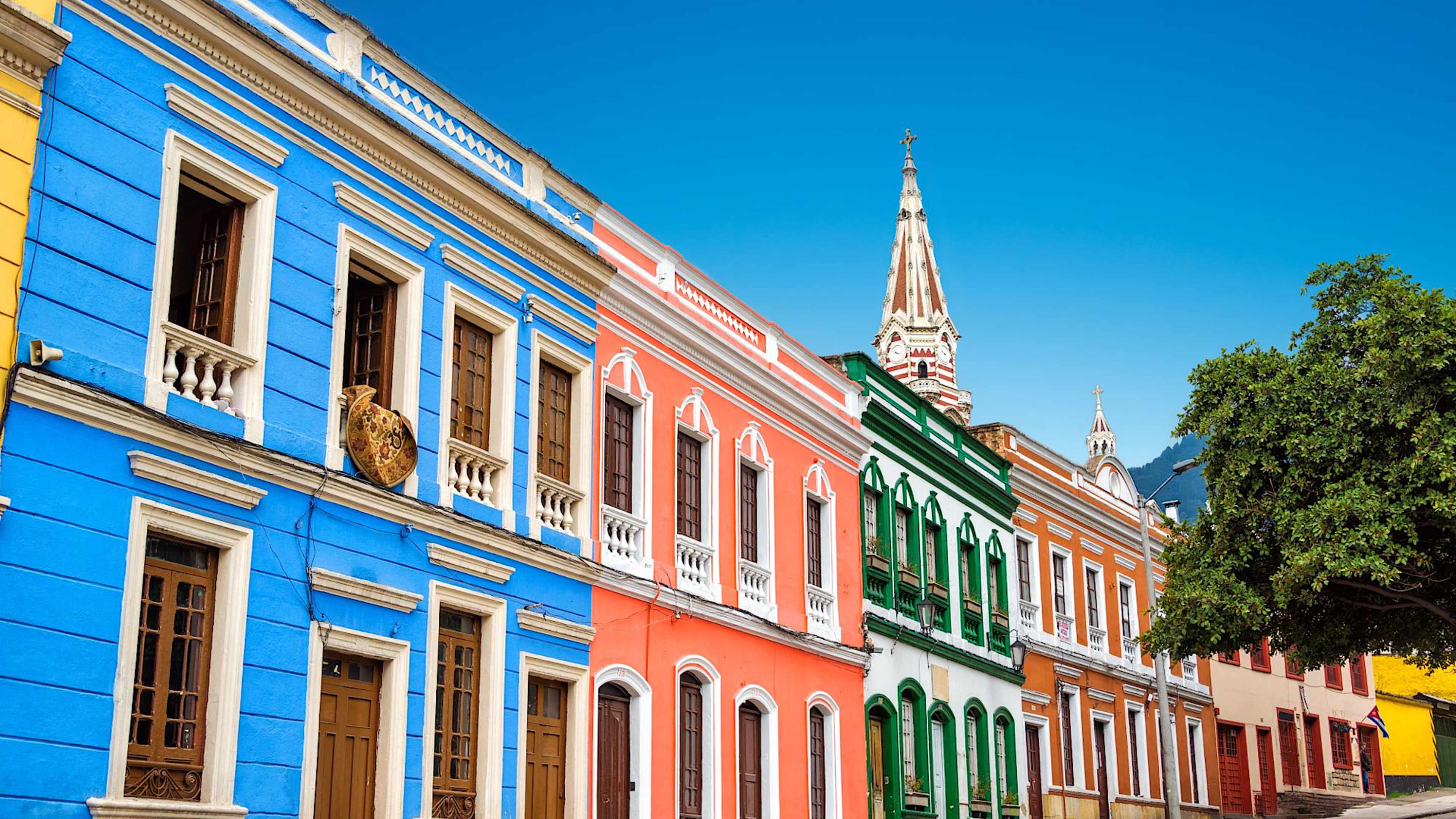 Explore Colombia with private guides and a tailor-made itinerary.