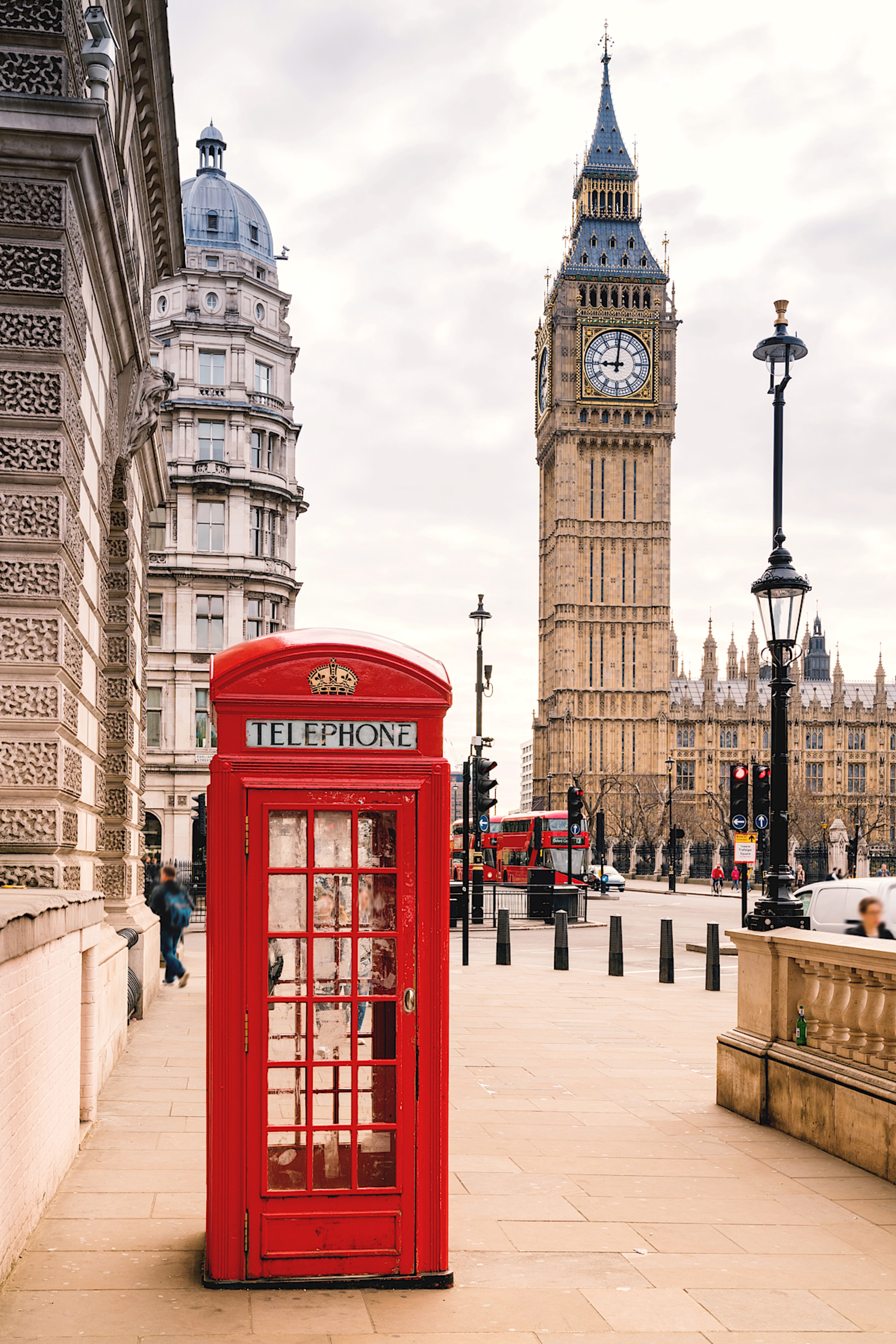 A Private Journey Through Grand Cities and Sun-Soaked Shores