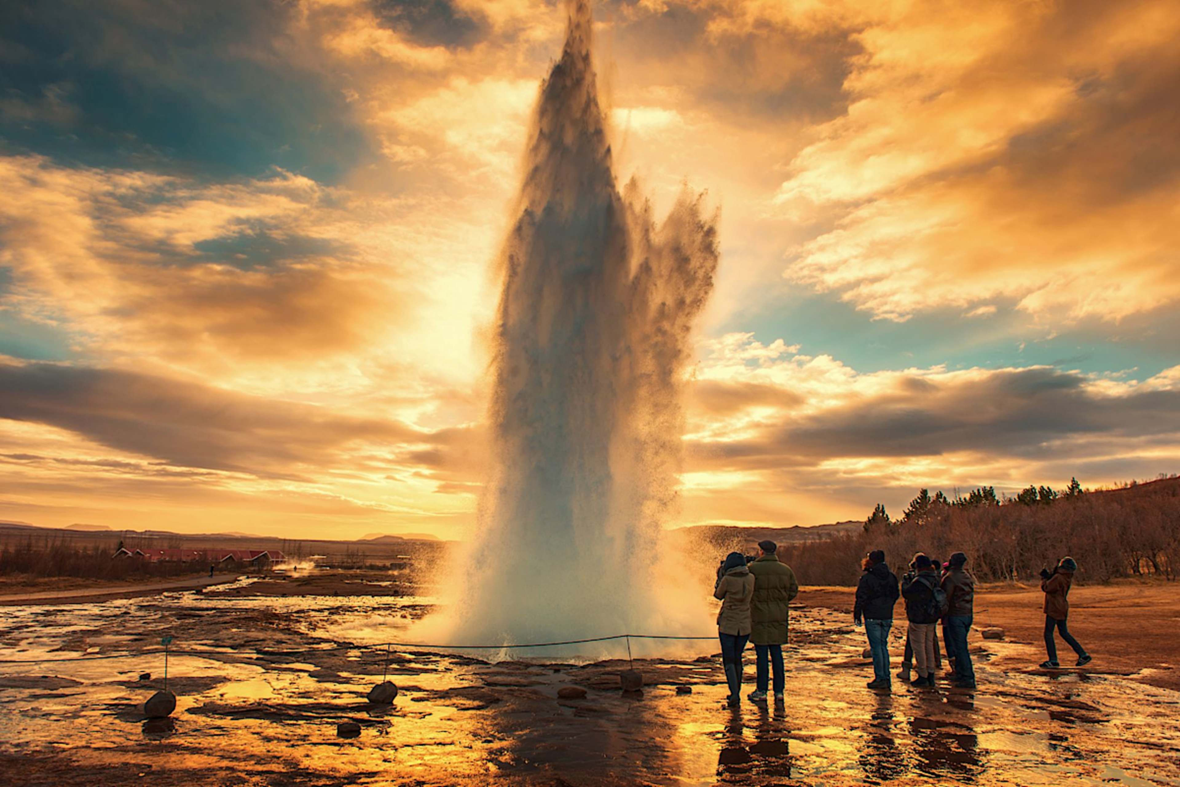 Explore Iceland with private guides and a tailor-made itinerary.