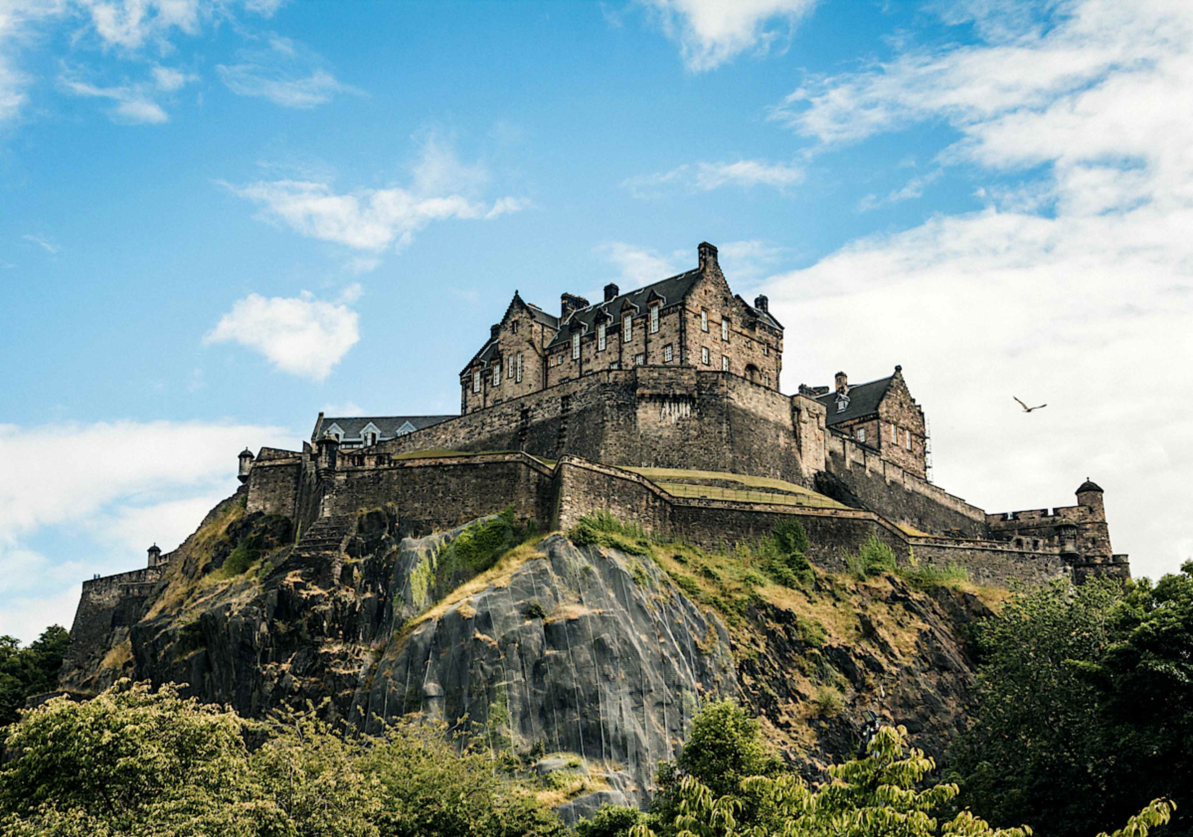 EDINBURGH CASTLE TOURS & LUXURY TRAVEL