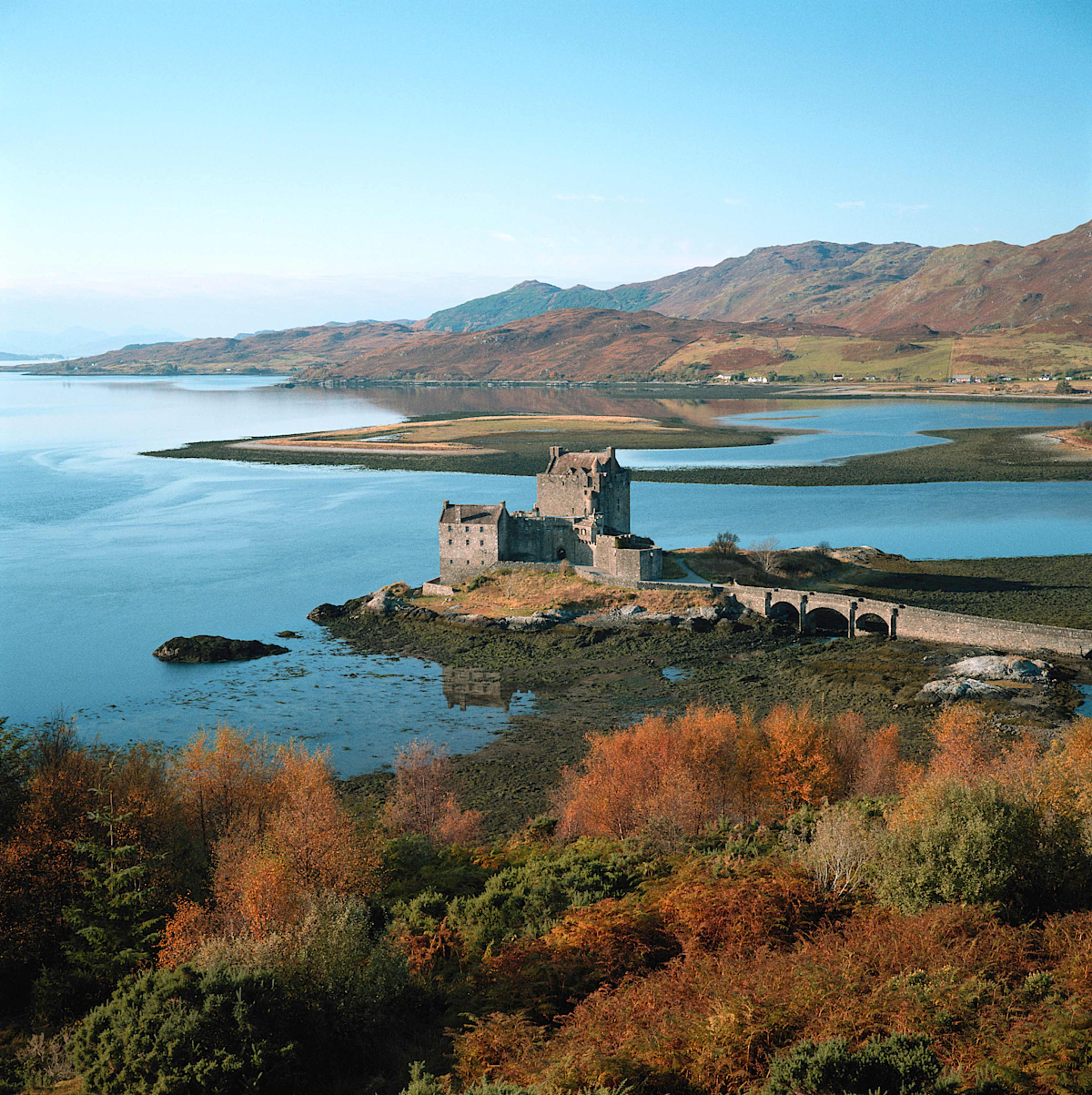Explore Scotland with private guides and a tailor-made itinerary.