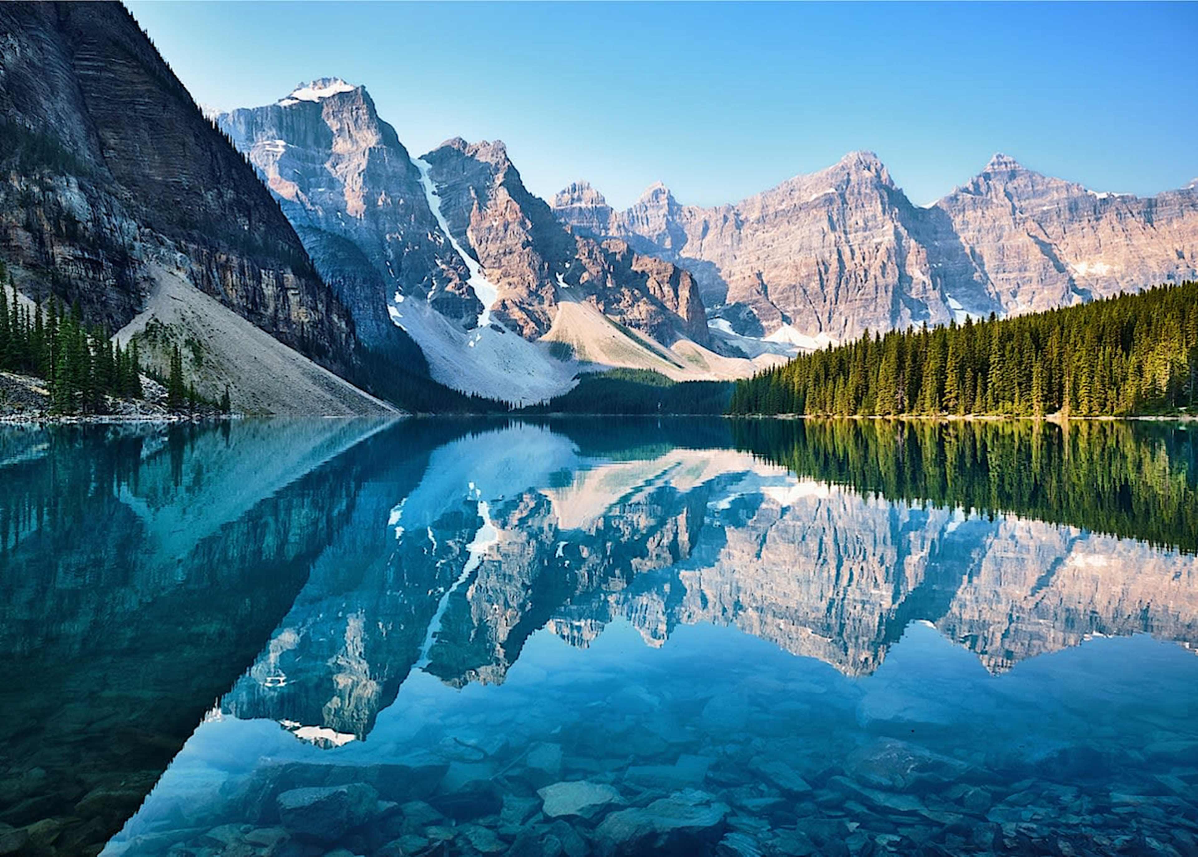 Explore Alberta & Canadian Rockies with private guides and a tailor-made itinerary.