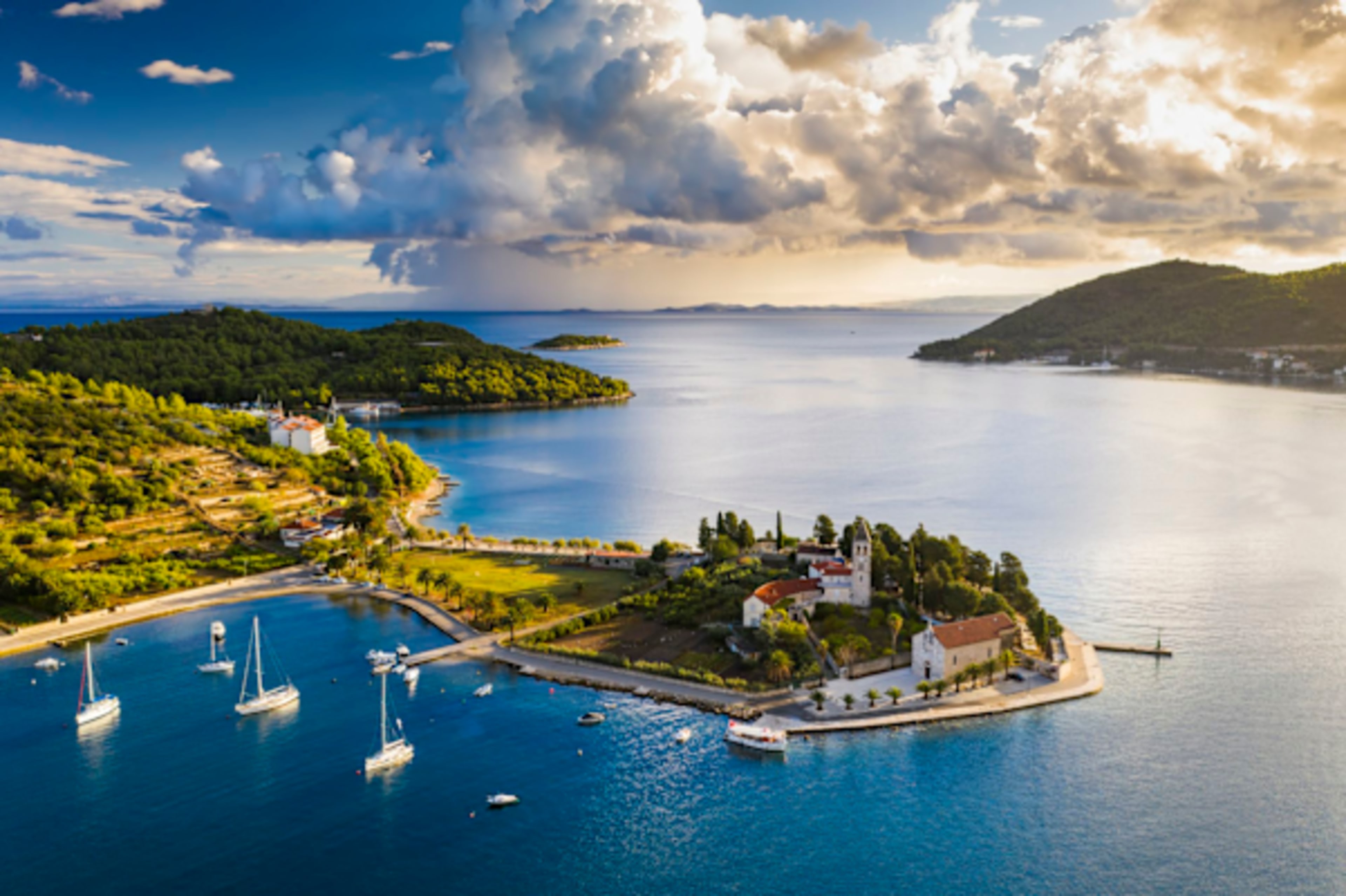 Hidden Gems of the Adriatic Coast with Private Yacht