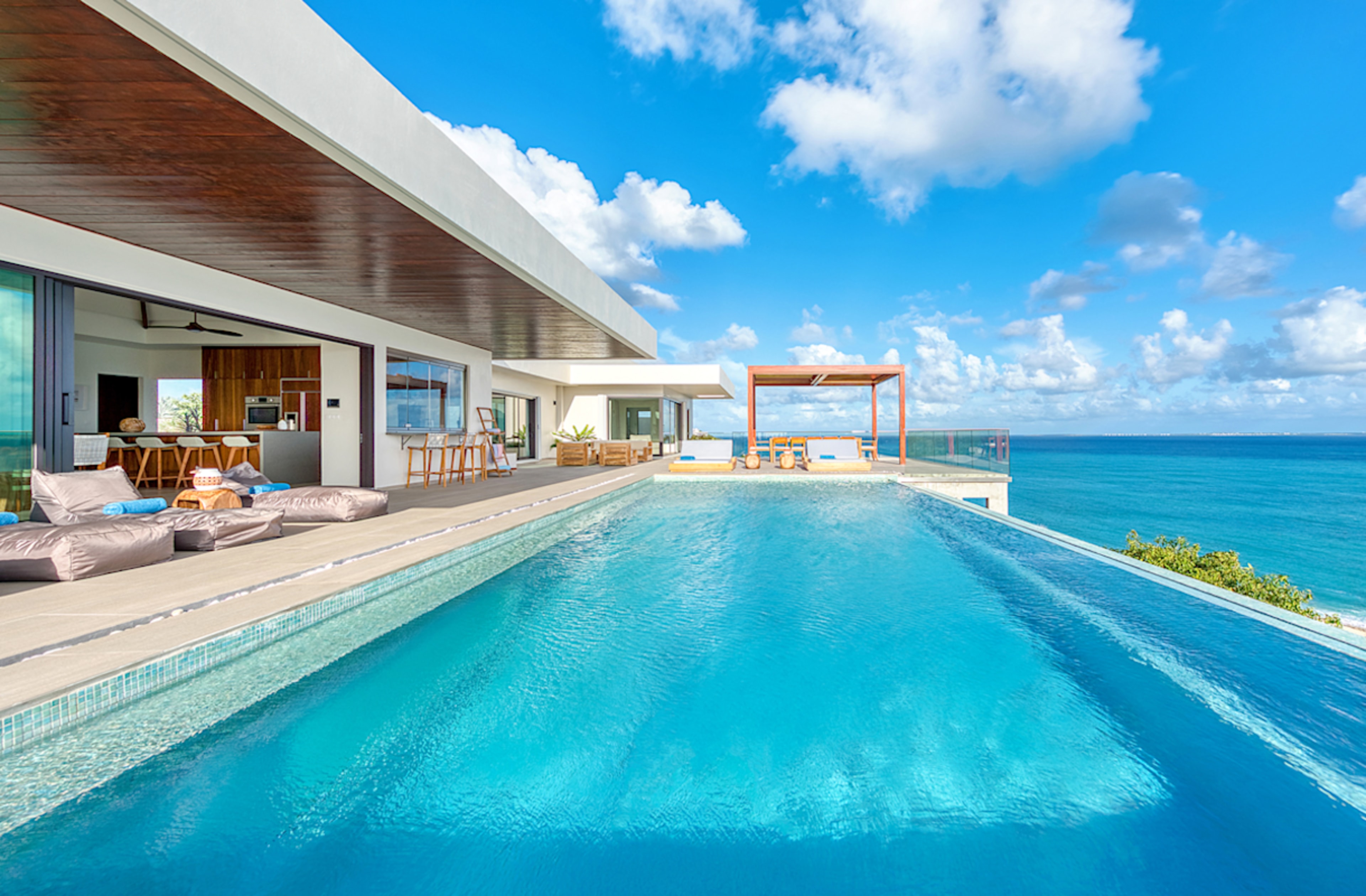 St. Martin: Luxe Villa Escape & Caribbean Wonders