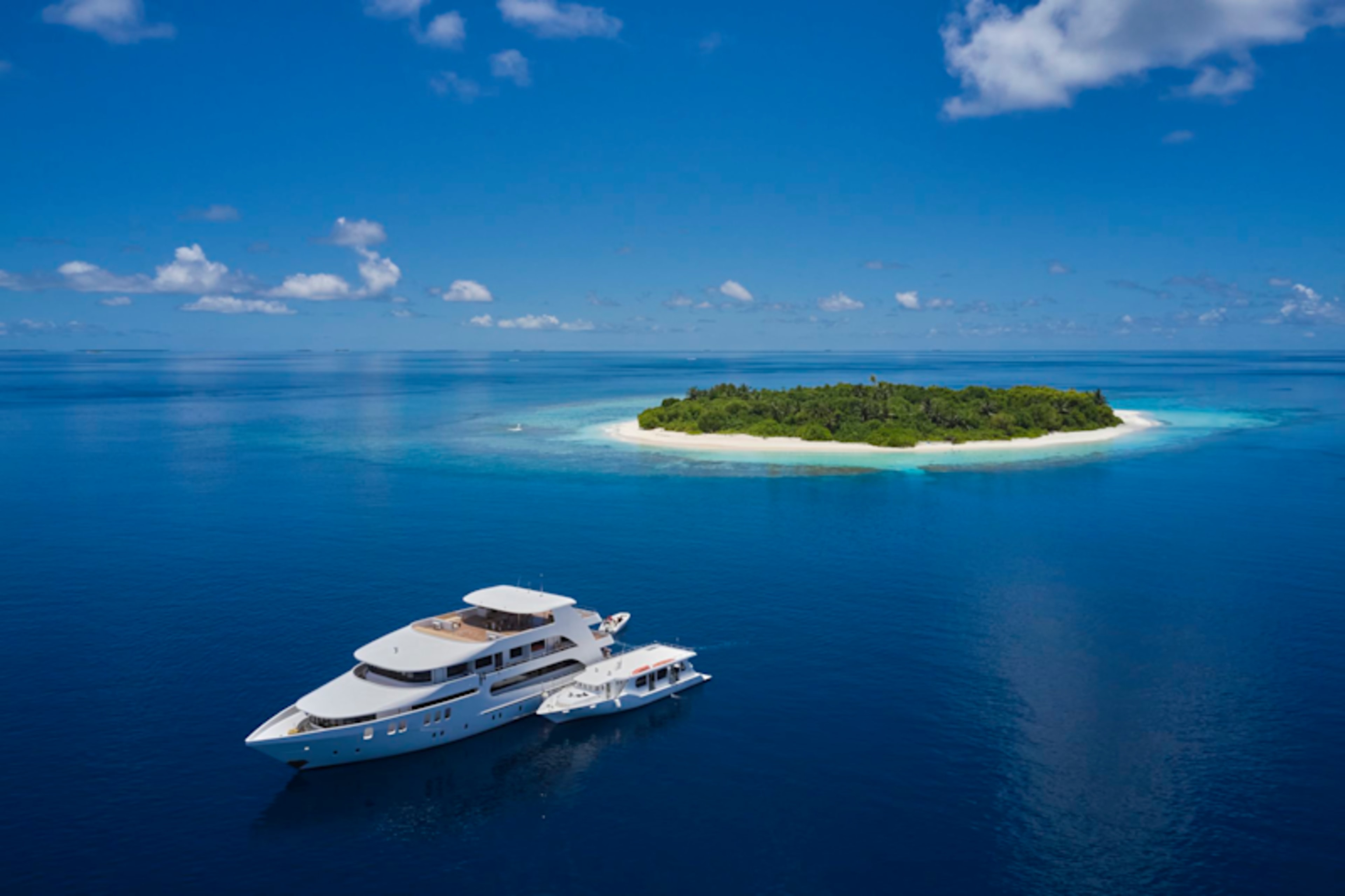 Maldives Ultimate Luxury by Private Yacht