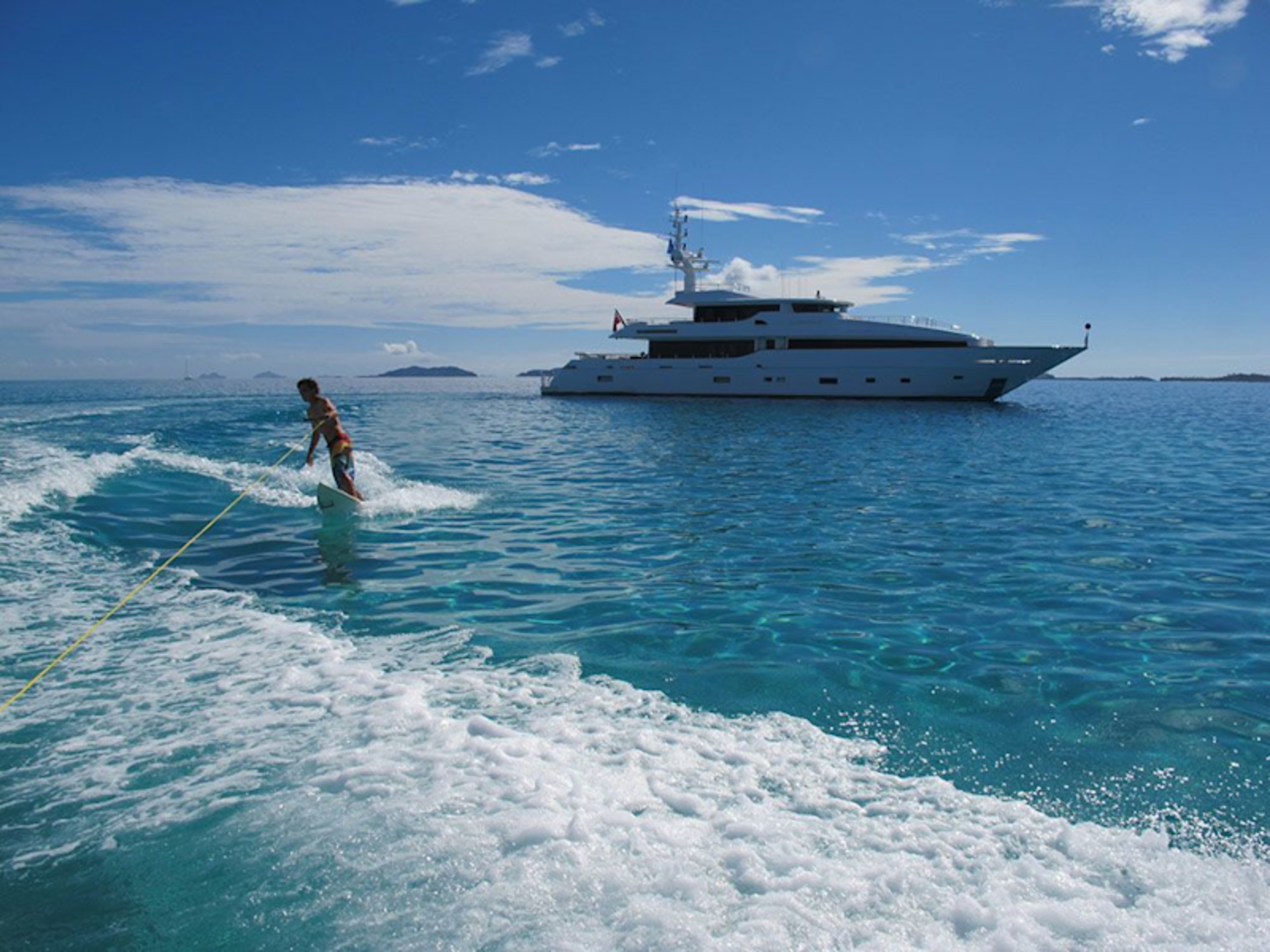 French Polynesia Yachting with Exclusive Resort Escape