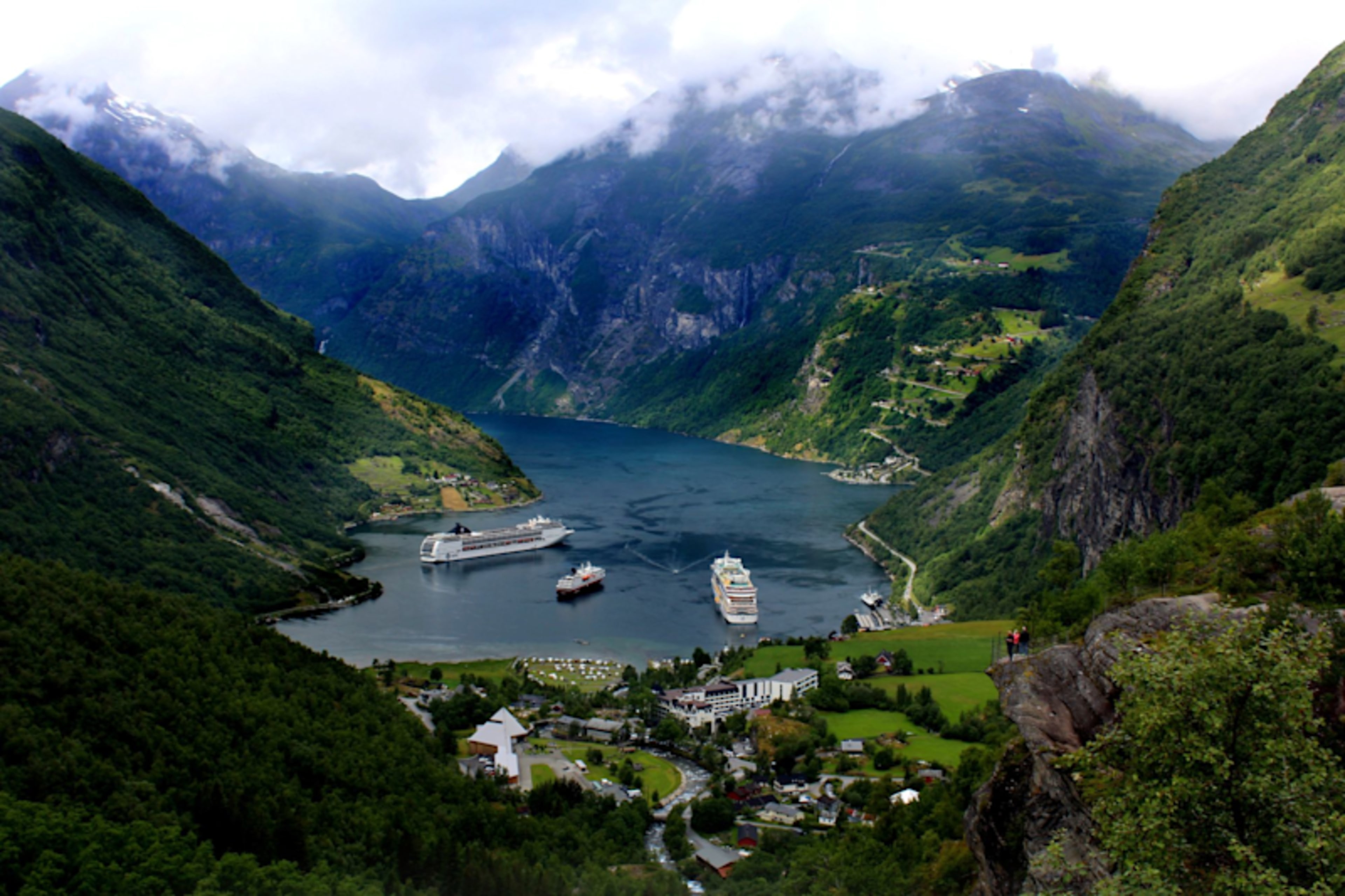 Norway In-Depth: Cities, Fjords & Arctic Circle 