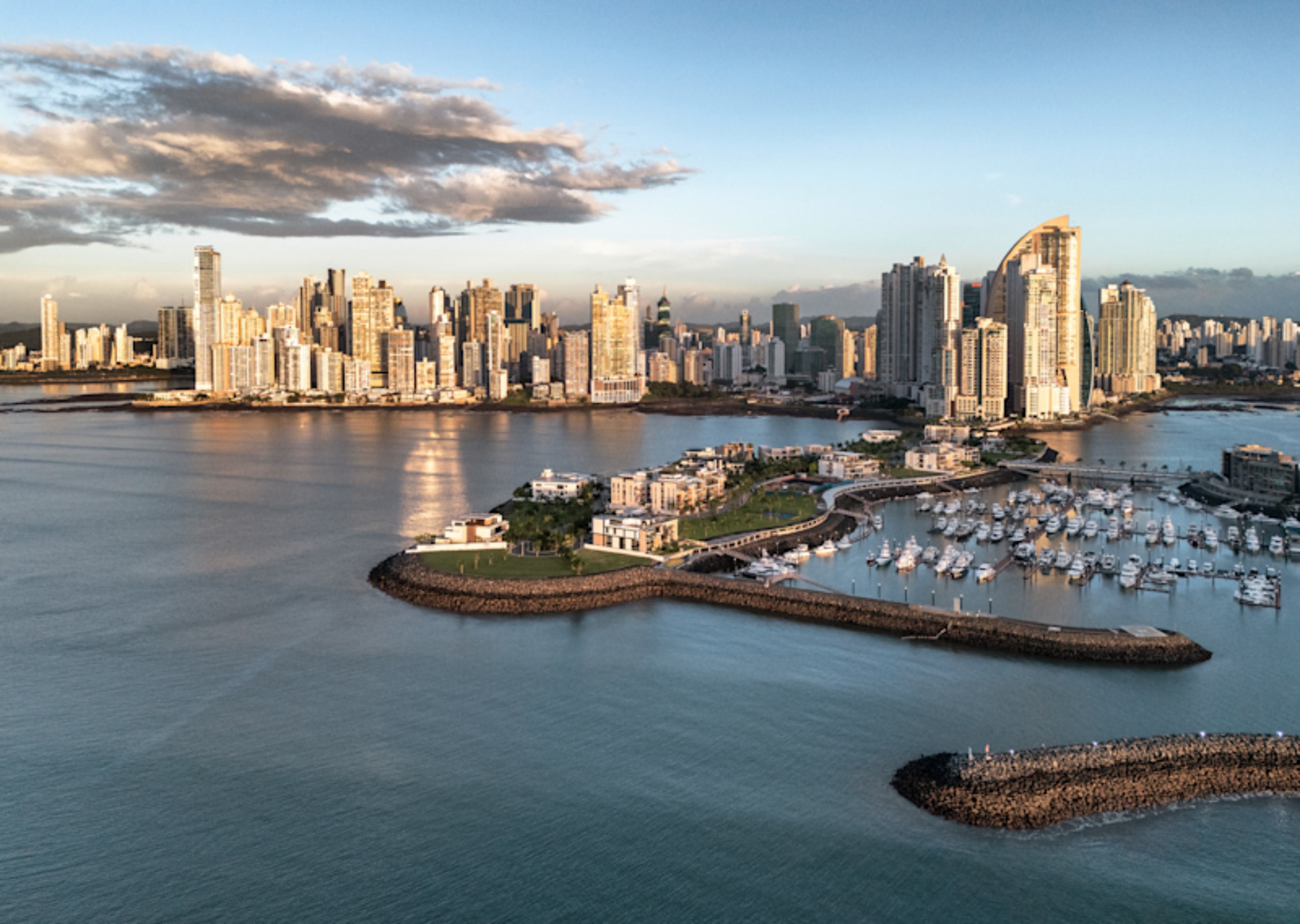 Panama City and Pacific Coast in Style