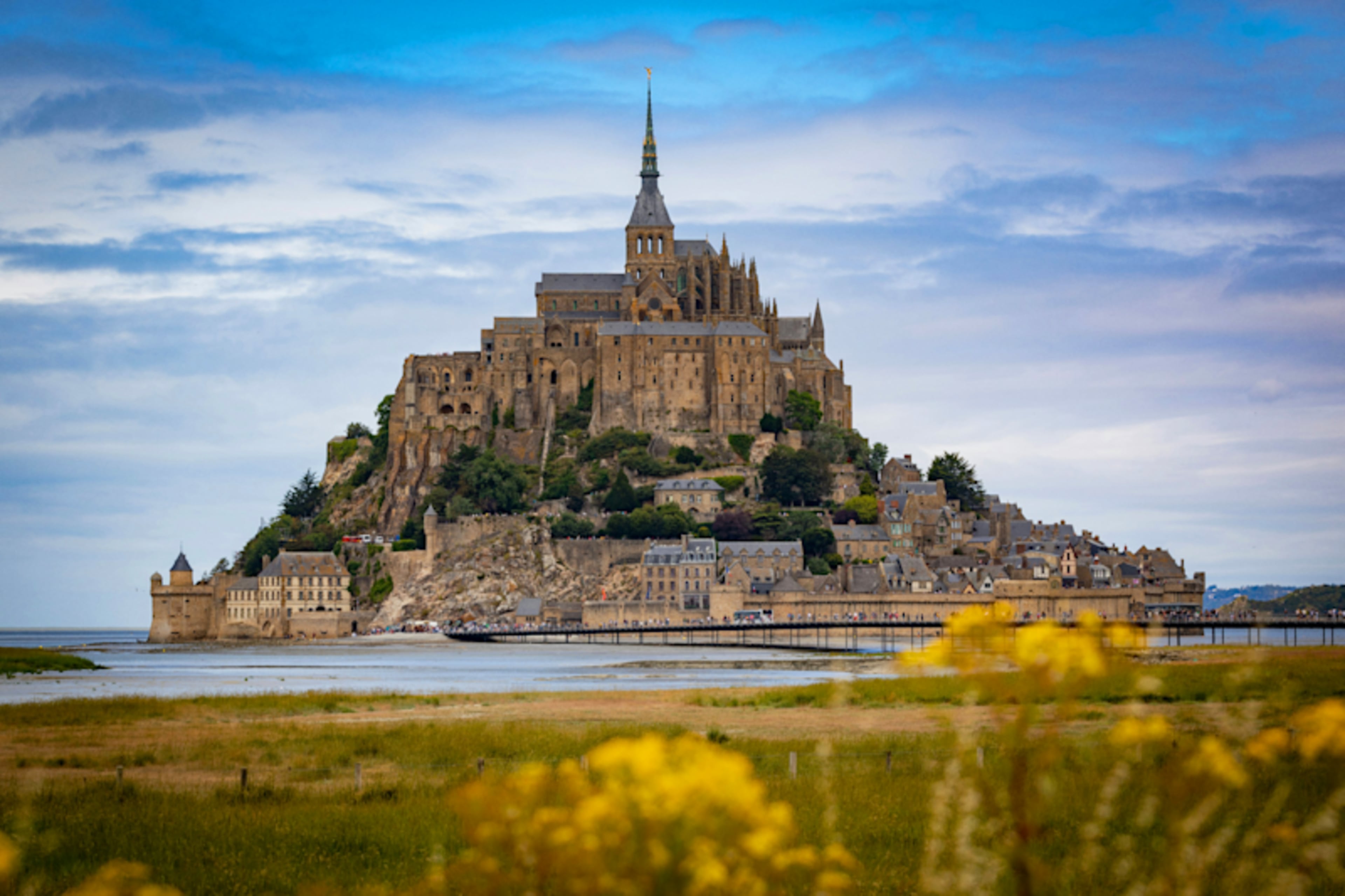 Northern France Gems: Castles & Coastlines